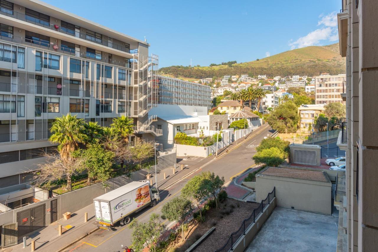 Cape Royale I Whosting Cape Town Exterior photo